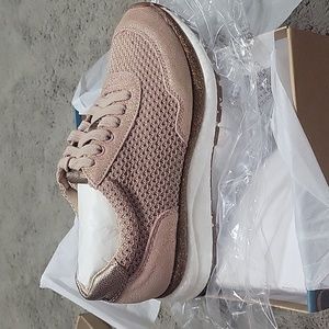 NIB OTBT Flash Copper size 7 sneakers